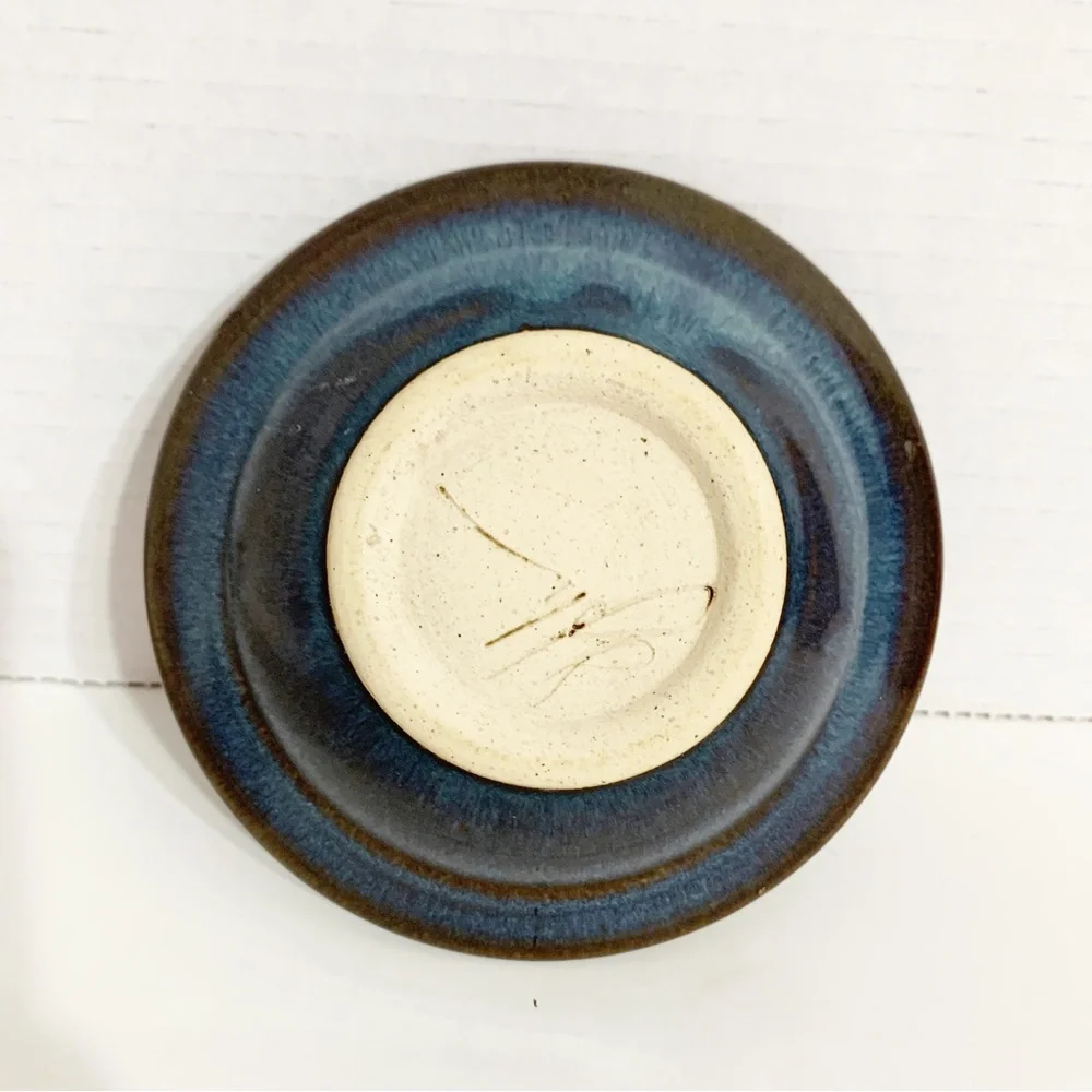 Signed Ceramic Soap Dish w Drain Piece Raised Detailing Along Sides Glazed 🔵🟤 - Picture 6 of 8